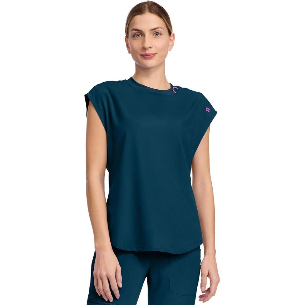 imageMed Couture Scrub Top Women Round Neck Tuckable with 2 Zipper Pockets with Rounded Hem MC703Caribbean
